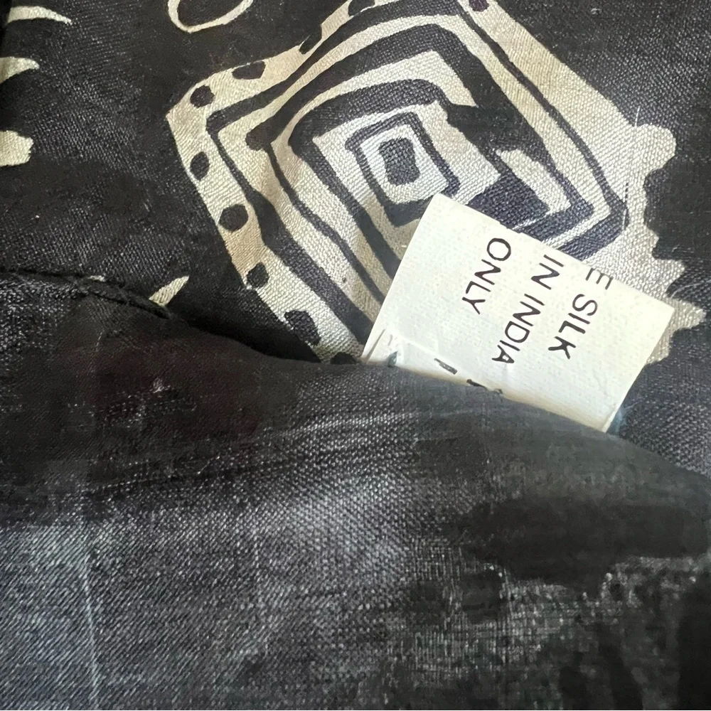Handwoven Silk Scarf in Black and White Geometric Pattern Scarf